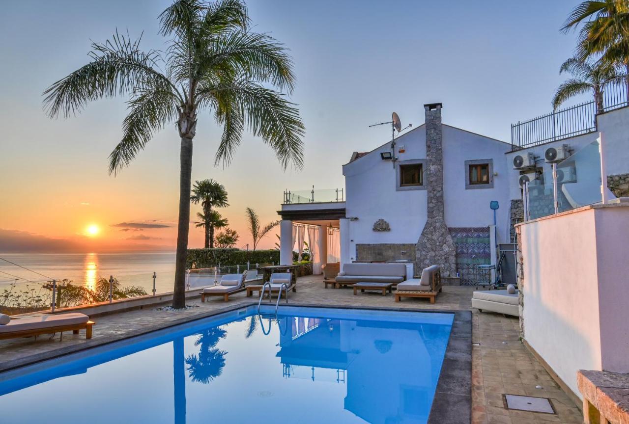 Luxury Taorum Villa With Spectacular Sea Views In تاورمينا المظهر الخارجي الصورة