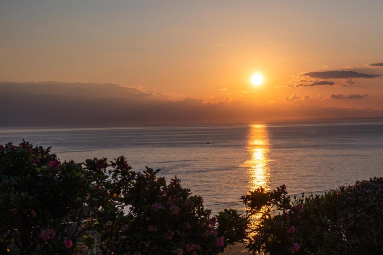 Luxury Taorum Villa With Spectacular Sea Views In تاورمينا المظهر الخارجي الصورة