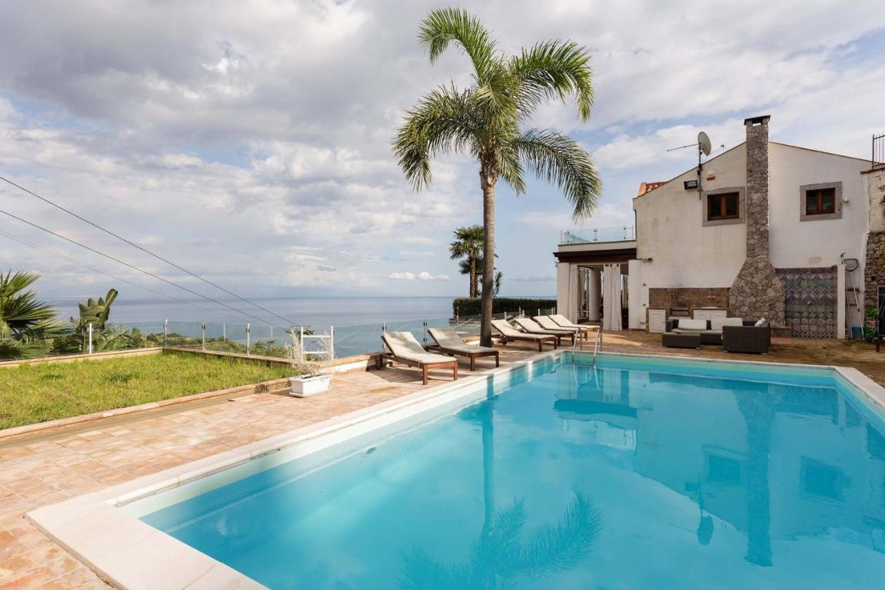Luxury Taorum Villa With Spectacular Sea Views In تاورمينا المظهر الخارجي الصورة