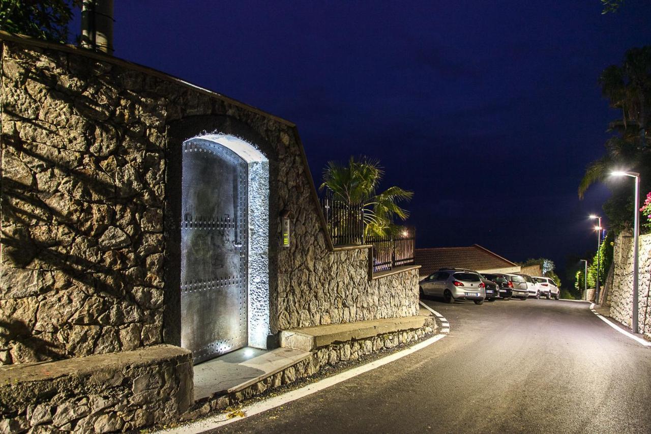 Luxury Taorum Villa With Spectacular Sea Views In تاورمينا المظهر الخارجي الصورة