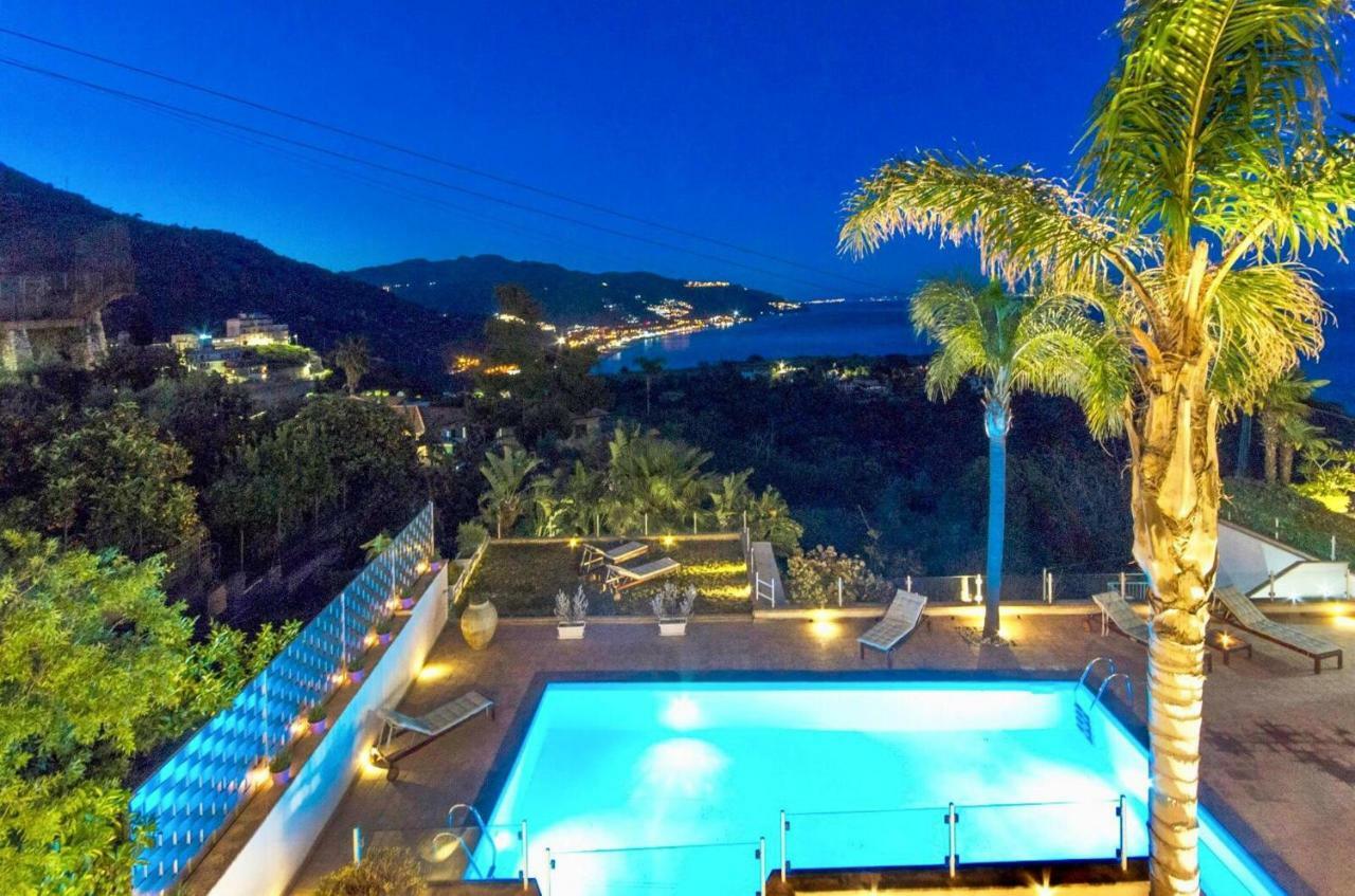Luxury Taorum Villa With Spectacular Sea Views In تاورمينا المظهر الخارجي الصورة