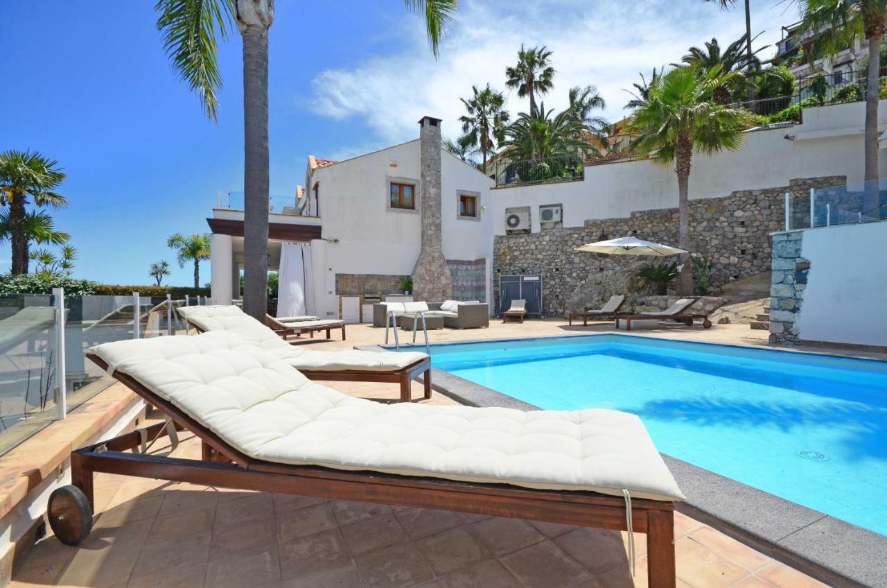 Luxury Taorum Villa With Spectacular Sea Views In تاورمينا المظهر الخارجي الصورة